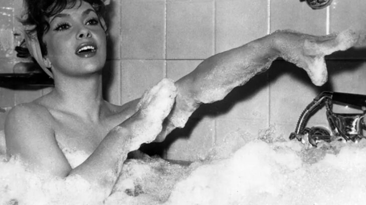 Gina Lollobrígida na banheira