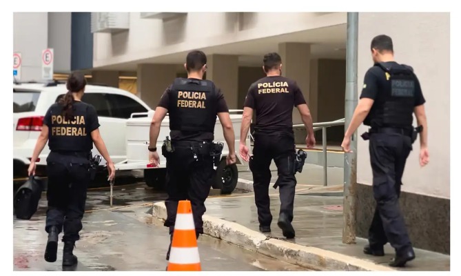 Polícia Federal cumpre mandados no Paraná