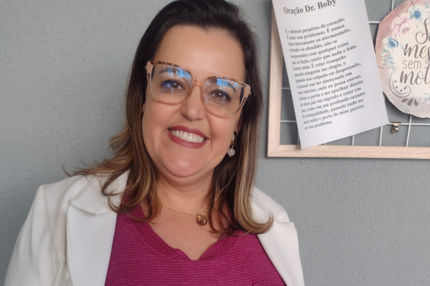 Professora Flávia Cheroni, pré-candidata à prefeitura de Marialva