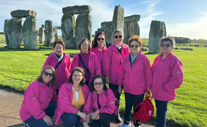 Ladies in Pink da Unati em Londres e Paris