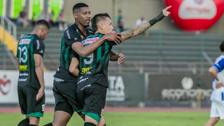 Série C: com um jogador a menos, Maringá FC vira sobre o Confiança