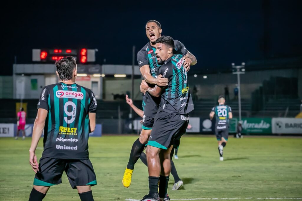 Maringá FC vence o Confiança de Virada e volta à vice-liderança da Série C