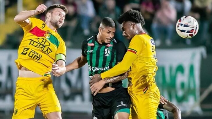 Sob vaias, xingamentos e bombas, Maringá FC perde mais uma em casa