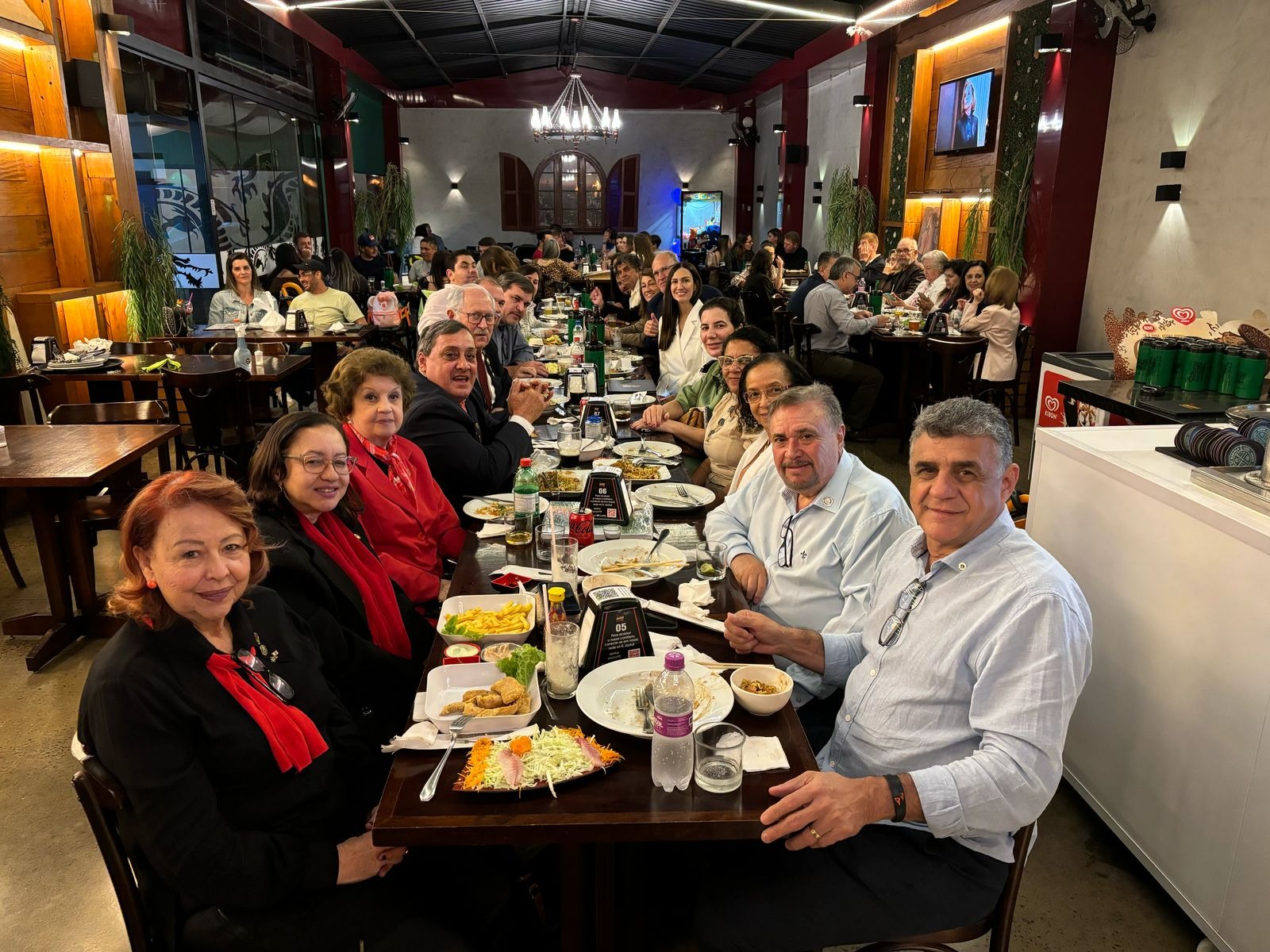 Caravanas dos Lions Clubes da região prestigiaram a festiva de sexta-feira