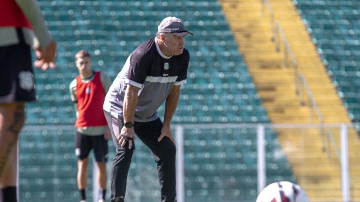 Técnico Pintado deixa o comando do Figueirense