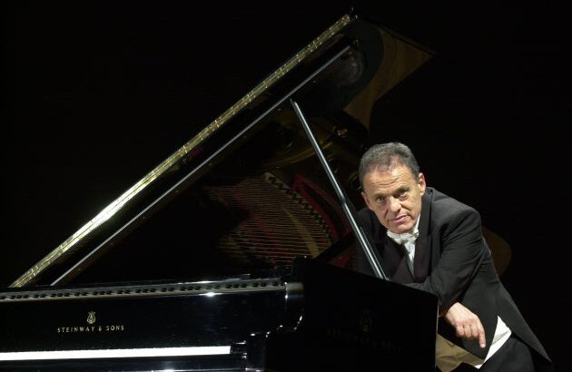Morre o pianista Miguel Proença, grande divulgador da música erudita brasileira no exterior