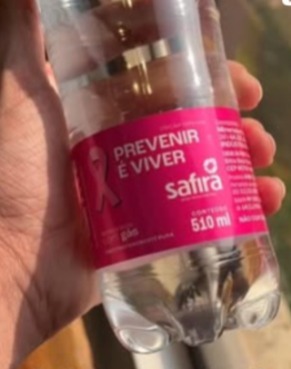 Água Mineral Safira fica rosa e ajuda pessoas com câncer