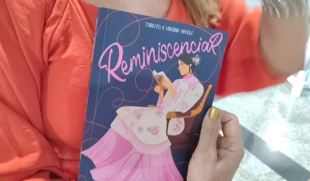 Escritora Railda Masson conversa com o público no Encontro com o Escritor