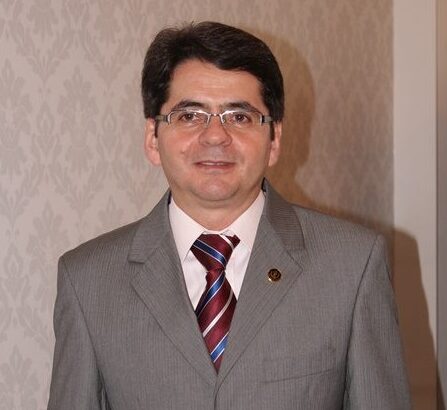 Morre o professor Dennis Bertolini, da UEM, referência em virologia