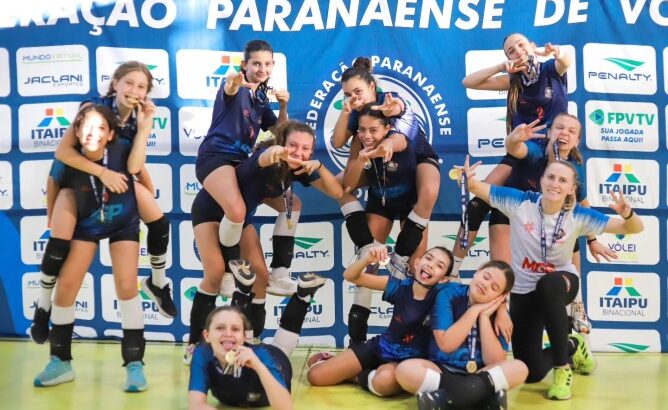 Amavôlei realiza bazar com mercadorias da Receita Federal para arrecadar fundos para manutenção de suas equipes de base