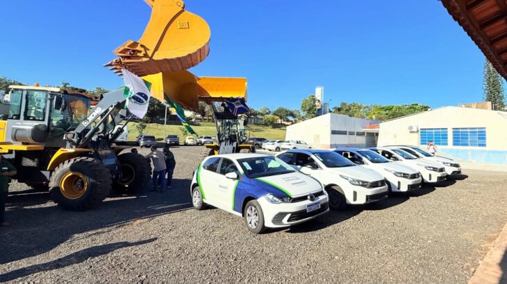 Prefeitura de Marialva recebe novos carros e novas máquinas rodoviárias