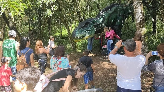Jonas Corrêa, criador de dinossauros