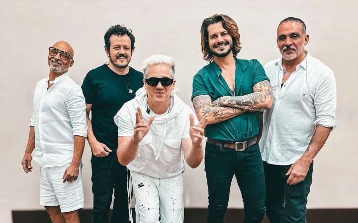 Jota Quest se apresenta em praça pública na abertura da Maringá Encantada, dia 14