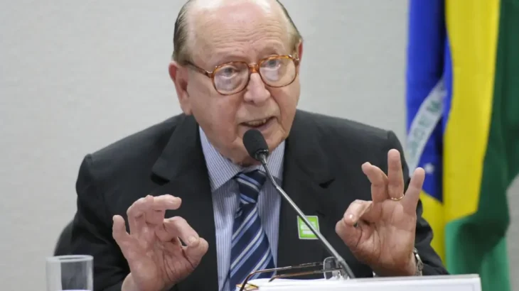 Morre o acadêmico da ABL Evanildo Bechara, um dos maiores gramáticos da Língua Portuguesa