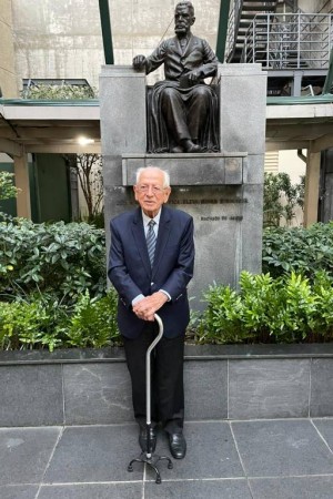 Morre o filólogo e gramático Evanildo Bechara