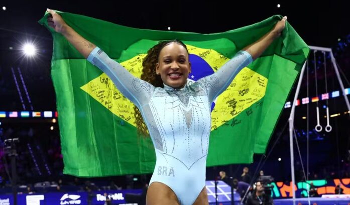 Rebeca Andrade é tri no salto no Mundial de Ginástica